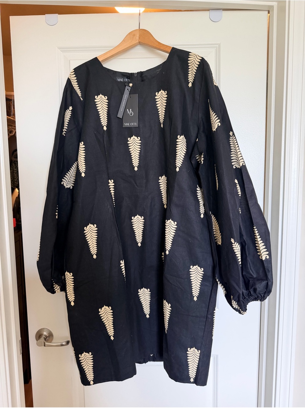 MAE OTTI Black Tunic Dress with Cream Fern Motif